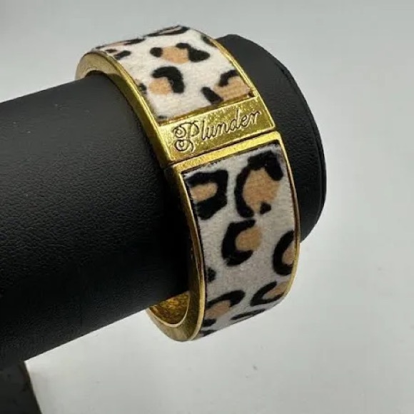 Bundle of 3 Cuff Bracelets Animal Print is Plunder Unique and very cool . - Picture 16 of 16